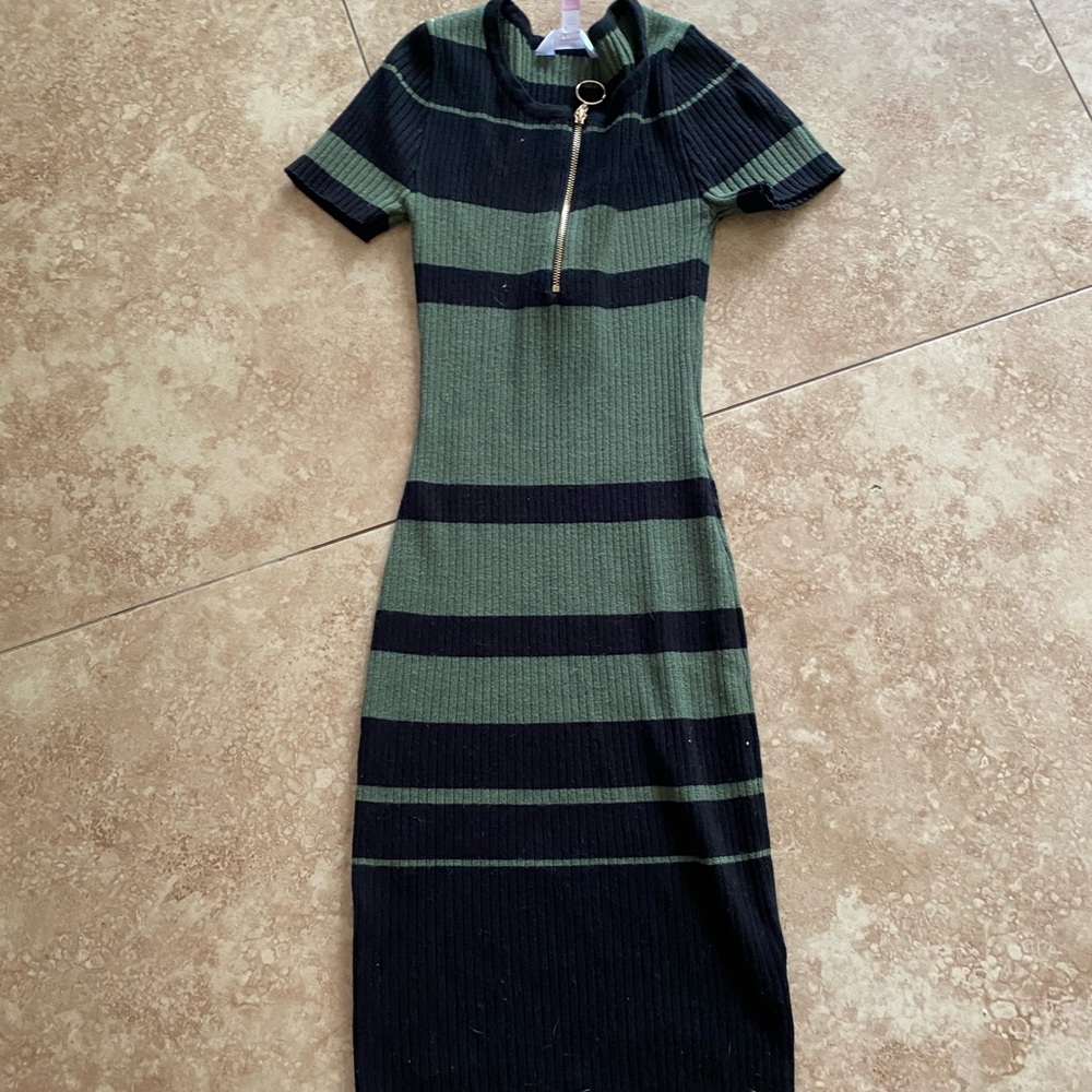 ❤️🔥GREEN AND BLACK STRIPED FITTED DRESS🔥❤️